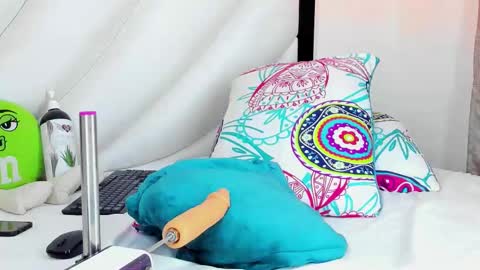 Snapshot of hugo_cooper chatting on December 7, 9:28 am HUGO online show from December 7, 9:28 am