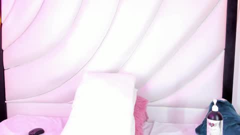 Snapshot of hugo_cooper chatting on February 18, 4:37 am HUGO online show from February 18, 4:37 am