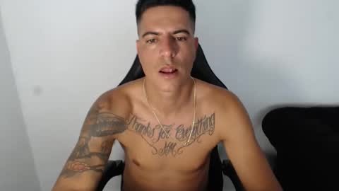 Snapshot of hugopino chatting on February 2, 1:10 pm Richard14 online show from February 2, 1:10 pm