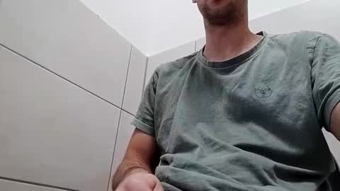 hukssss online show from November 30, 8:18 am