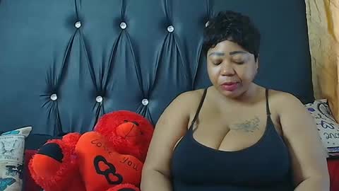 humongoustitss500929 online show from September 24, 7:12 am