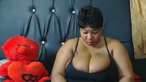 humongoustitss500929 online show from September 24, 7:17 pm