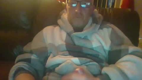 Snapshot of hung69foryou chatting on February 10, 11:34 pm hung69foryou online show from February 10, 11:34 pm