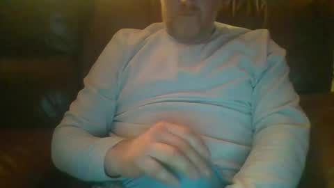 Snapshot of hung69foryou chatting on February 15, 11:58 pm hung69foryou online show from February 15, 11:58 pm