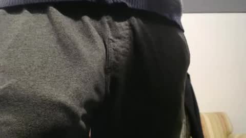 Big uncut cock dripping online show from November 25, 11:38 pm