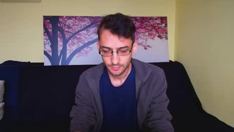 Snapshot of hungeddy chatting on October 3, 5:04 am Eddy online show from October 3, 5:04 am