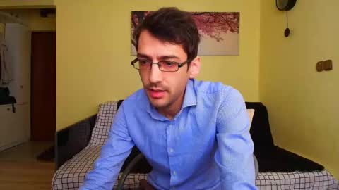 Snapshot of hungeddy chatting on December 4, 8:34 am Eddy online show from December 4, 8:34 am