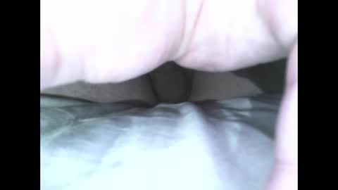 Snapshot of hunggngirthy chatting on October 19, 9:32 am HungNGirthy online show from October 19, 9:32 am