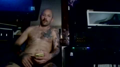 hungherowithoutacape online show from June 23, 6:33 am