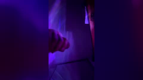 hungherowithoutacape online show from June 24, 4:33 am