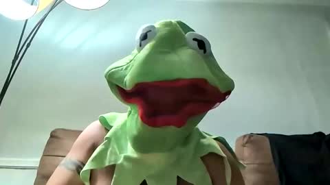 hungitalian40 online show from November 1, 7:32 am