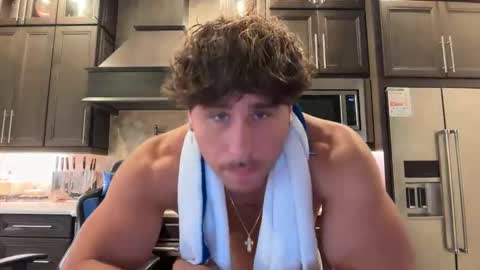 Snapshot of hungkingg22 chatting on May 17, 2:46 pm hungkingg22 online show from May 17, 2:46 pm