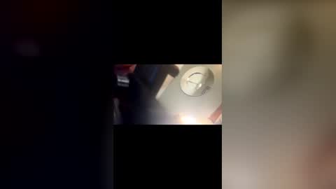 Hungtoplondon online show from April 3, 7:12 pm