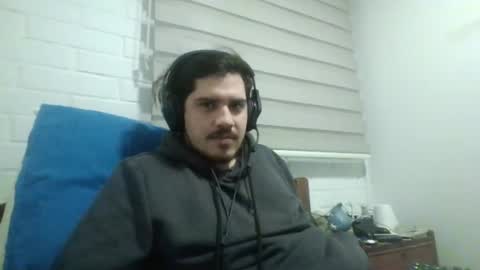 Snapshot of hungweeb chatting on May 7, 1:22 am Rod online show from May 7, 1:22 am