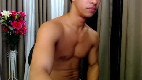 Snapshot of hunk_edward chatting on July 14, 12:55 pm hunk_edward online show from July 14, 12:55 pm