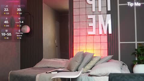 hunk_ryan online show from December 15, 12:09 pm