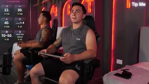 hunk_ryan online show from December 17, 12:33 pm