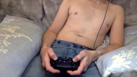 Hunkhog online show from March 7, 7:44 pm