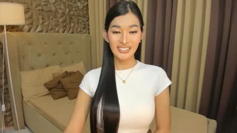 Snapshot of hunkhomerontop chatting on November 17, 9:15 am hunkhomerontop online show from November 17, 9:15 am