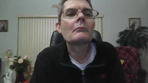 Snapshot of hunkmasclefad458 chatting on February 16, 6:42 am hunkmasclefad458 online show from February 16, 6:42 am