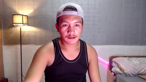 hunkylloyd online show from February 24, 1:58 am