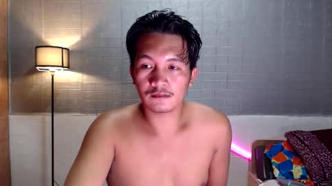 hunkylloyd online show from March 9, 3:54 am