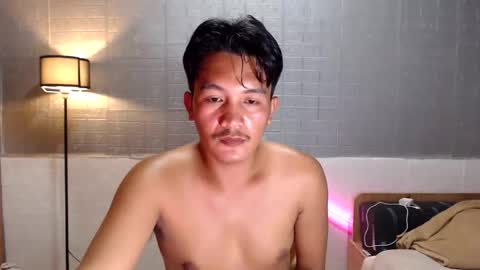 hunkylloyd online show from March 18, 3:09 am