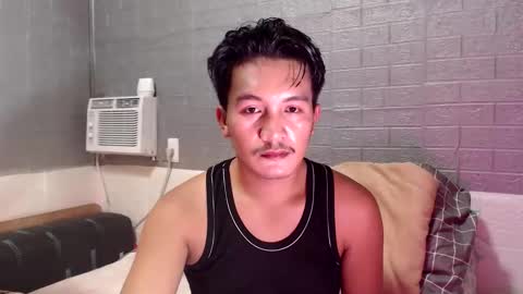 hunkylloyd online show from April 4, 3:05 am