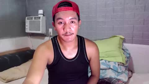 hunkylloyd online show from April 8, 6:02 am