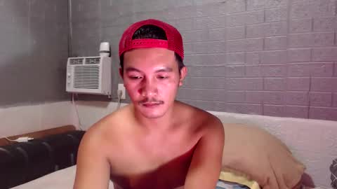 hunkylloyd online show from April 9, 3:39 am