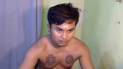 Snapshot of hunkyzeus chatting on November 28, 1:47 pm hunkyzeus online show from November 28, 1:47 pm