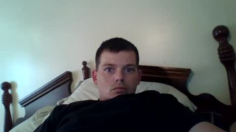 Snapshot of huntdog12 chatting on June 27, 9:53 pm huntdog12 online show from June 27, 9:53 pm