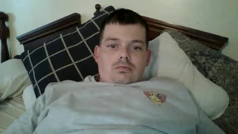 huntdog1221 online show from June 19, 7:39 pm