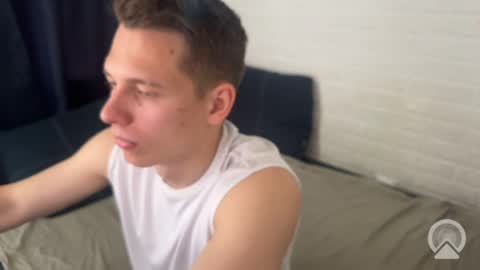 Snapshot of hunter_f1t chatting on May 29, 8:45 am Hunter online show from May 29, 8:45 am