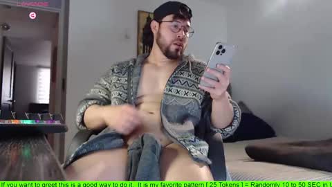 Snapshot of hunter_of_mn chatting on October 8, 2:04 pm online show from October 8, 2:04 pm