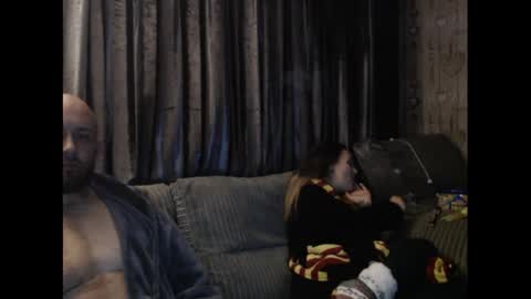 Snapshot of hunterandesme chatting on January 1, 10:03 pm HunterandEsme online show from January 1, 10:03 pm