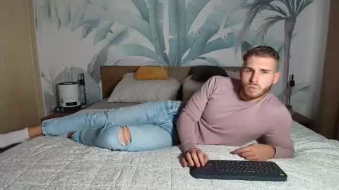 Snapshot of hunterbridges chatting on October 9, 2:15 pm Hunter Bridges online show from October 9, 2:15 pm