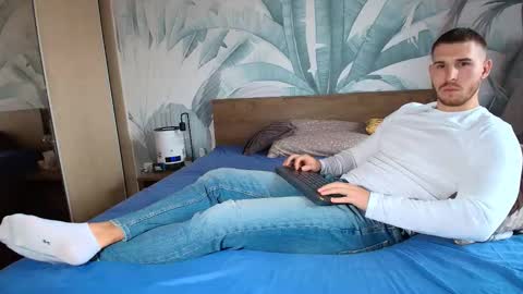 Snapshot of hunterbridges chatting on November 8, 7:19 am Hunter Bridges online show from November 8, 7:19 am