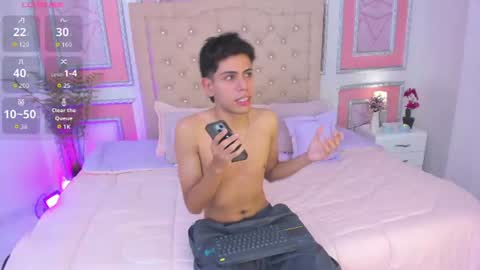 Snapshot of hunterwest06 chatting on June 18, 10:41 am Lucas online show from June 18, 10:41 am