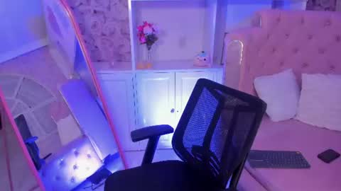 Lucas online show from July 29, 4:54 am
