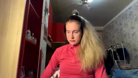 Snapshot of huongbaldinger chatting on November 24, 5:34 pm Gloria online show from November 24, 5:34 pm