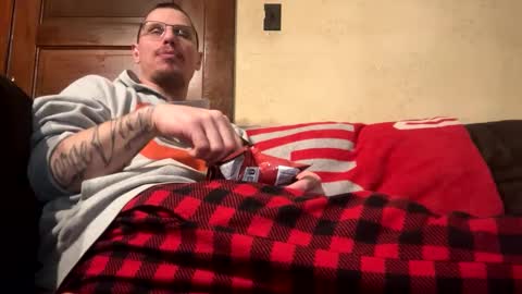 husbandandwife2011 online show from February 15, 4:47 am