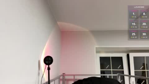 M I A online show from November 11, 3:12 pm