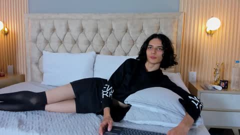 hxxyro online show from February 17, 6:58 pm