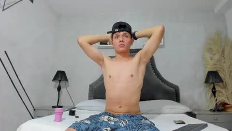 Snapshot of hydan_ chatting on June 8, 10:10 pm hydan_ online show from June 8, 10:10 pm
