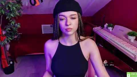 Julia online show from November 5, 8:42 pm