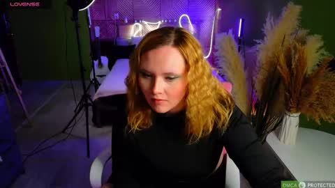 Julia online show from November 23, 8:41 pm