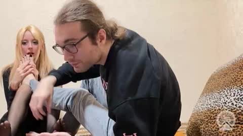 Snapshot of hyperfixation chatting on November 9, 9:46 pm hyperfixation online show from November 9, 9:46 pm