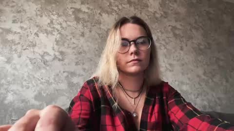 hypnosedesire online show from May 11, 9:37 am