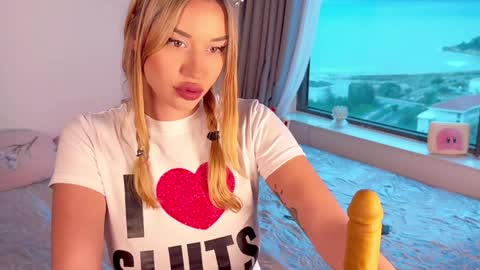 Snapshot of hypnotic_kitty chatting on January 15, 9:45 am Your submissive lady 3 online show from January 15, 9:45 am